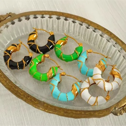 স্বভাব সেলিব্রিটি কানের দুল